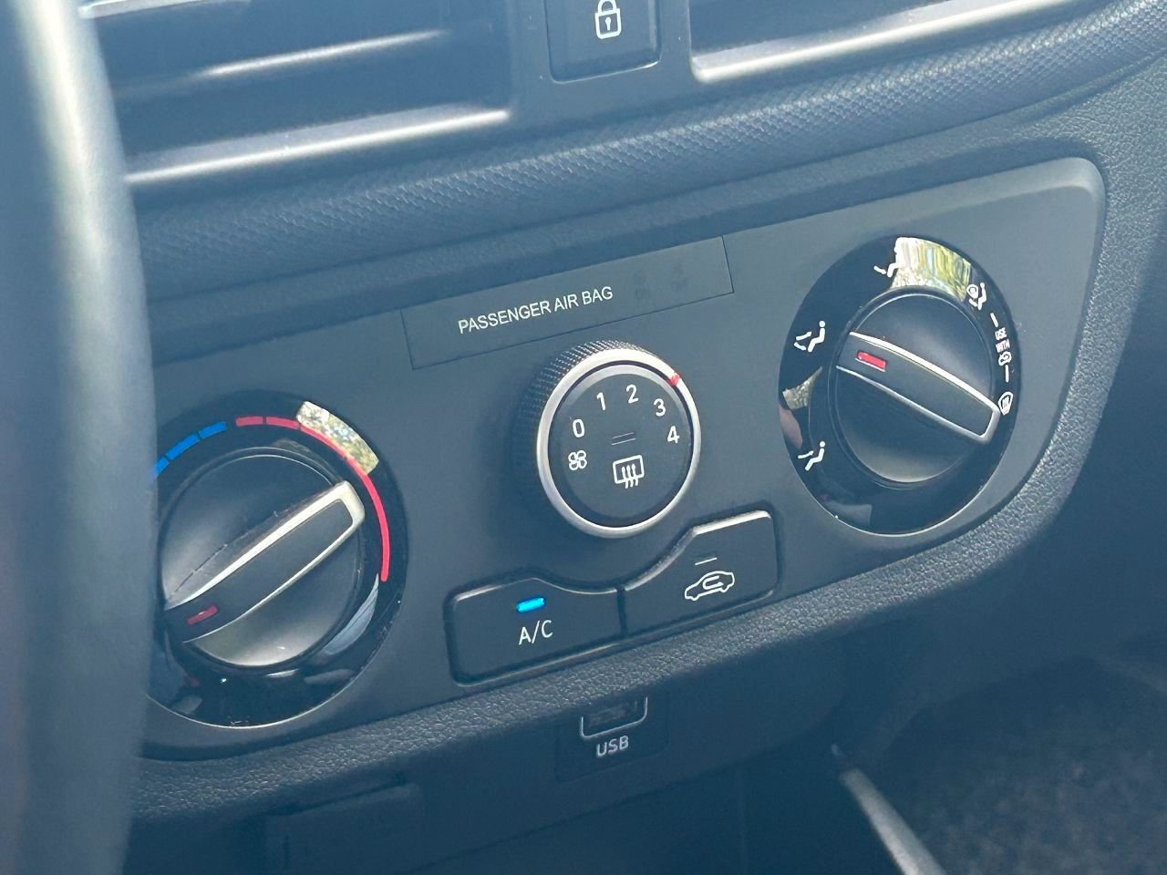 Fahrzeugabbildung Hyundai i10 1.0 Connect & Go *Navi*Klima*CarPlay*Kamera*