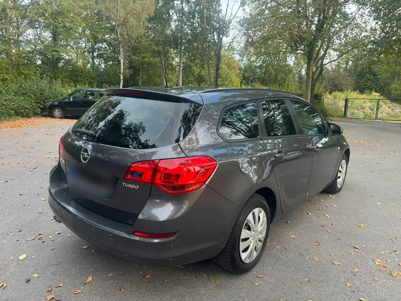 Opel Astra 2014 — двигун 140 HP (103kW)