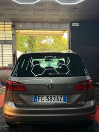 Volkswagen Golf - 8