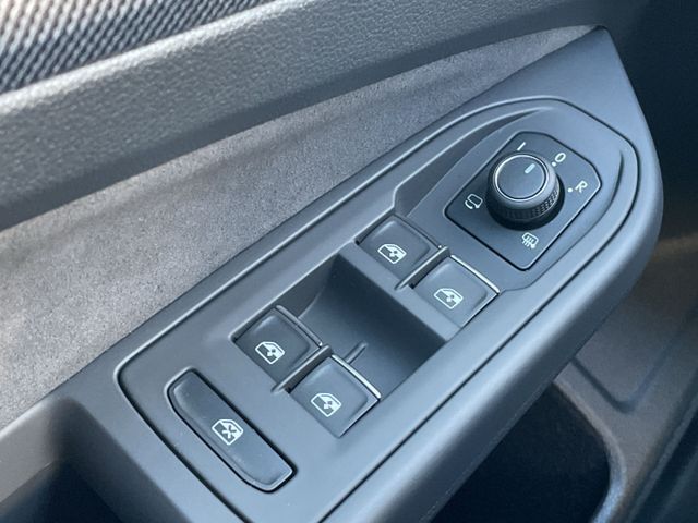 Golf VIII 2.0 TDI DSG R-Line AHK/Kamera/HUD/Navi