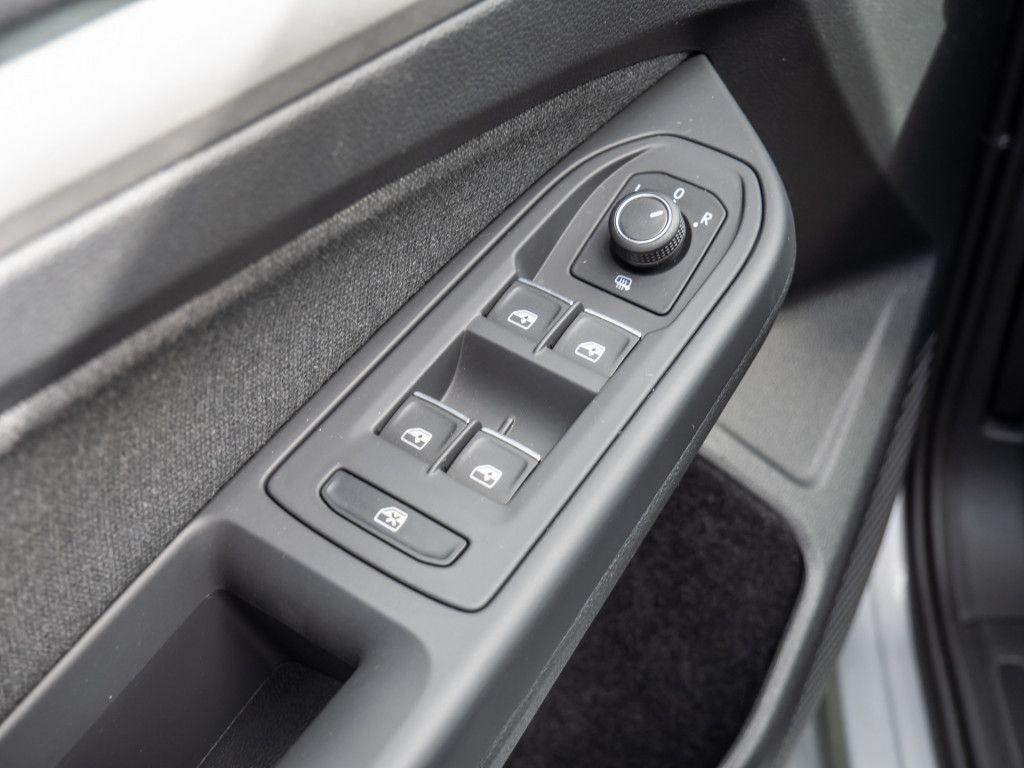 Volkswagen Golf VIII Variant 1.0 TSI Life Navi LED SHZ PDC, миниатюра 17