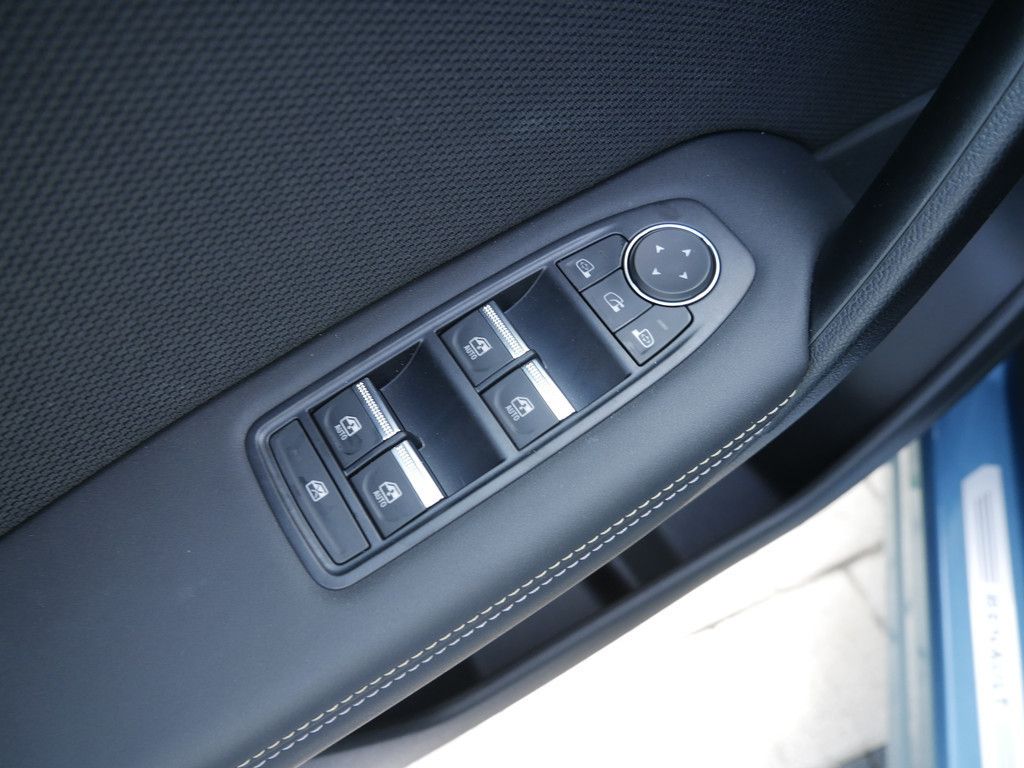Fahrzeugabbildung Renault Symbioz Iconic E-Tech Full Hybrid 145