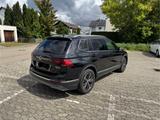Volkswagen Tiguan Allspace 2.0 TSI 132kW DSG 4MOTION Hi... - schwarze Volkswagen Tiguan Allspace