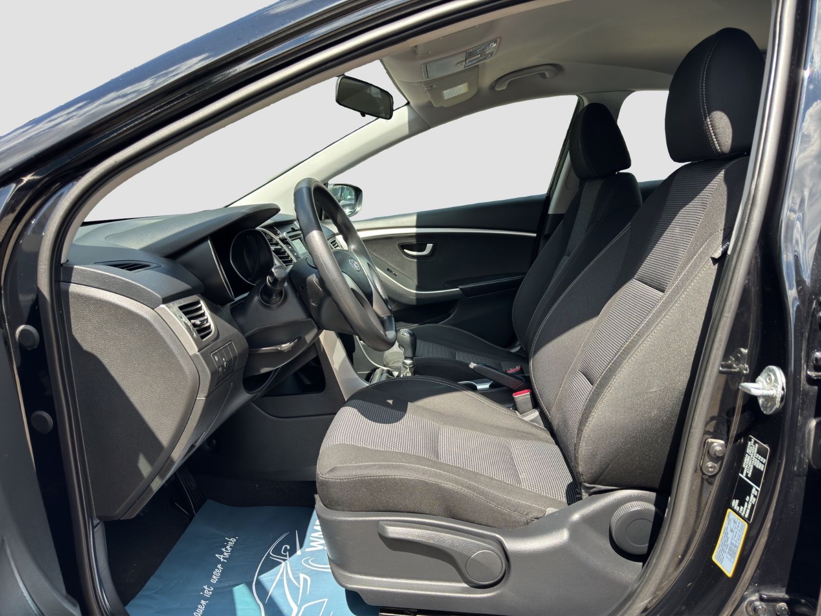 Fahrzeugabbildung Hyundai i30 Classic /Klimaanlage/Sitzhz./LED/TÜV Neu