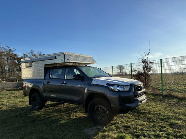 Autres Hilux 2.4 4x4 Double Cab NESTLE TRAVEL MC