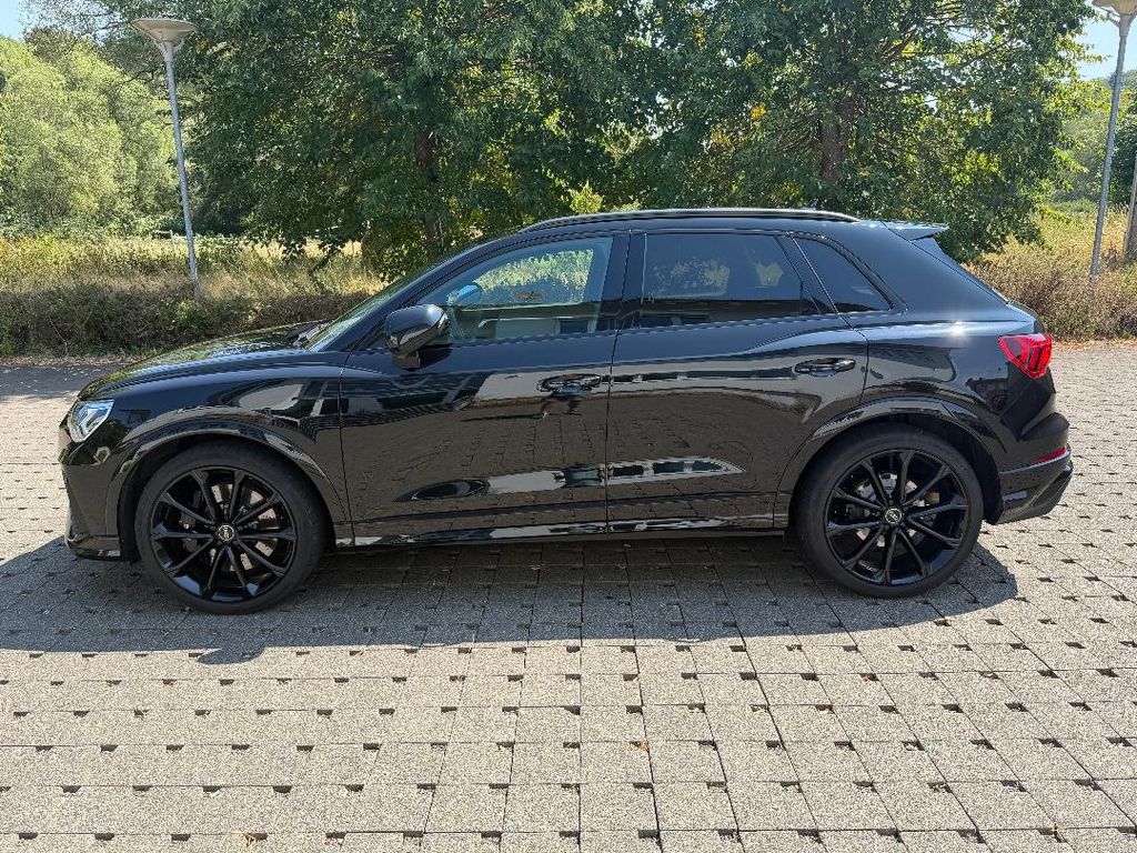 Image of Audi RSQ3