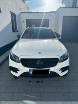 Mercedes-Benz Mercedes e450 w213 pano/widescreen - Mercedes-Benz E-Klasse W213 mit Benzin-Antrieb