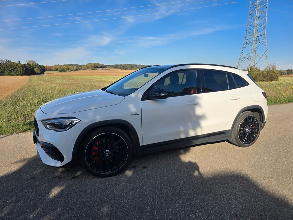 Image of Mercedes-Benz GLA 35 AMG