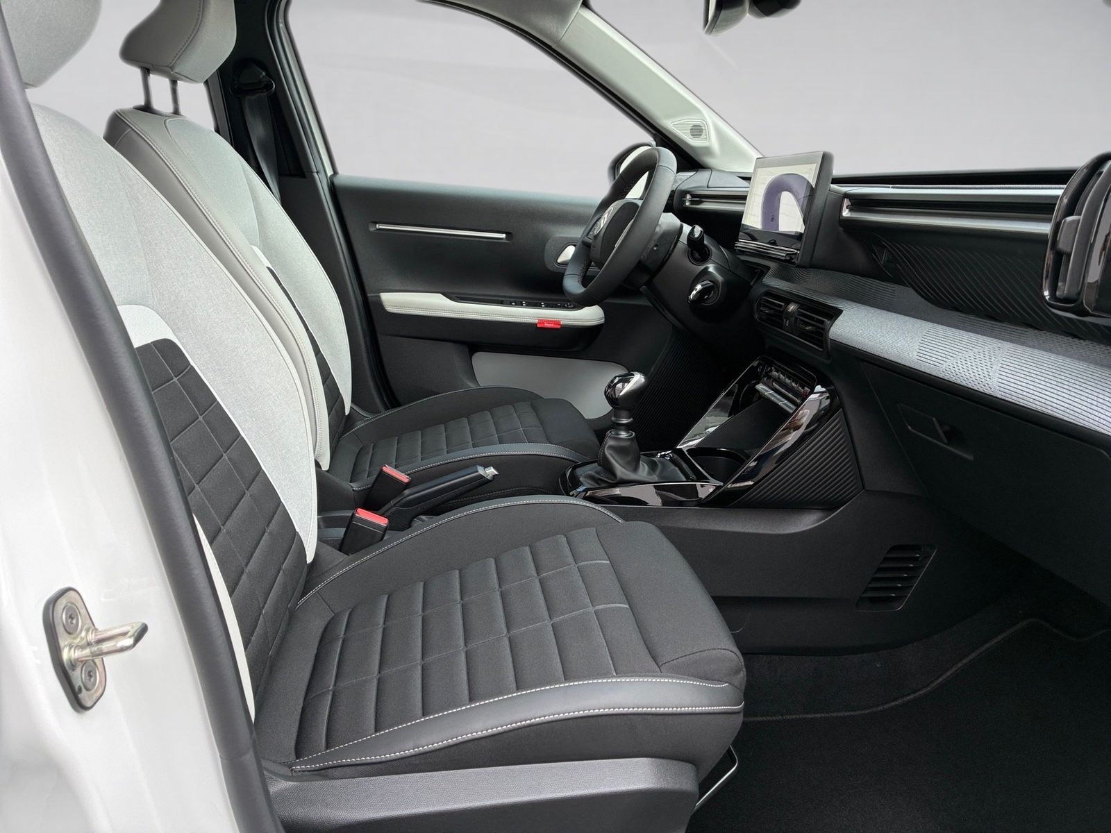 Fahrzeugabbildung Citroën C3 1.2T MAX Sitzhz,Kamera,Allwetter,Navi,LED