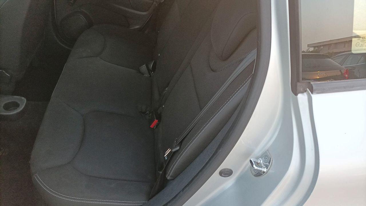 Renault Clio 2014 — photo 13