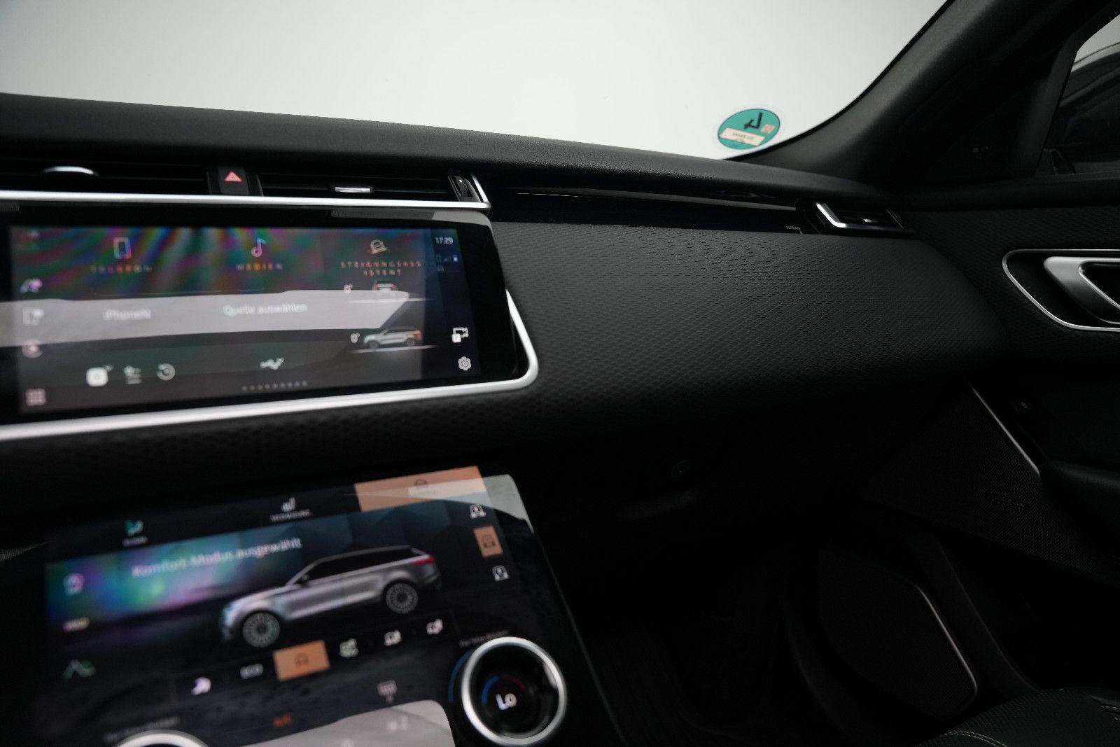Fahrzeugabbildung Land Rover Range Rover Velar R-Dynamic SE*Pano*HUD*Meridian