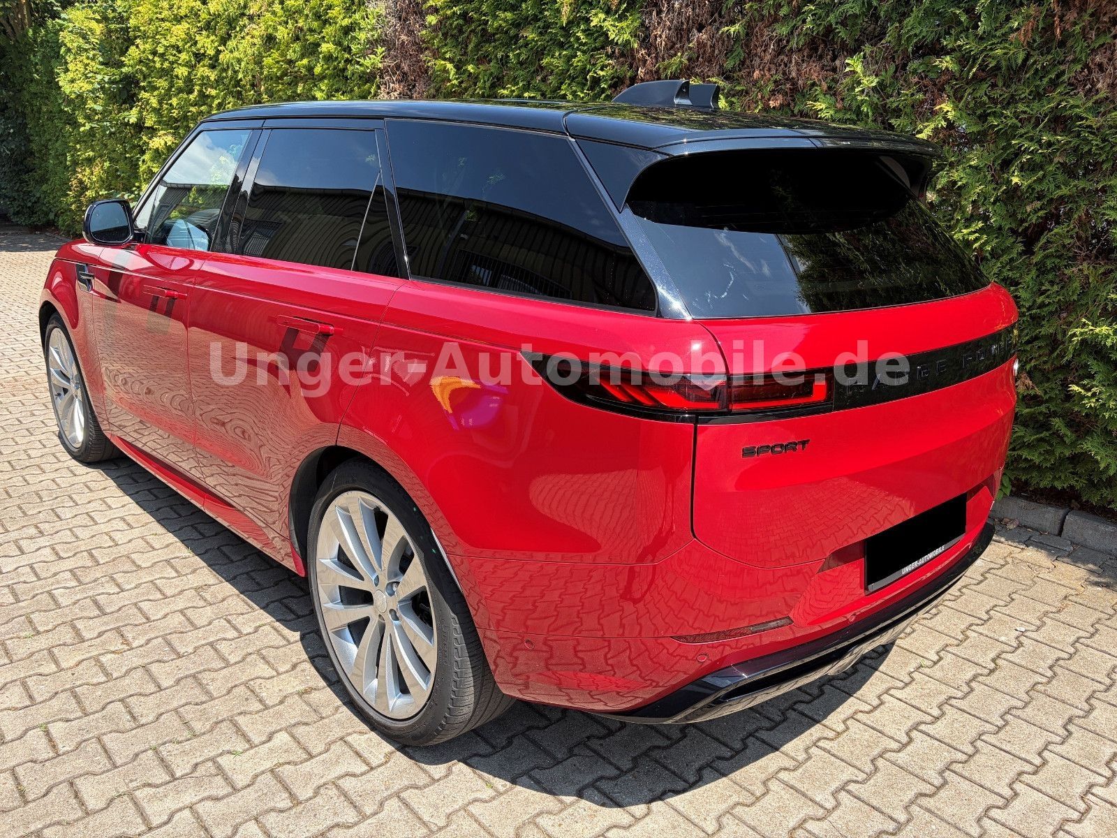 Land Rover Range Rover Sport D350 First Edition Fond TV RSE foto 3
