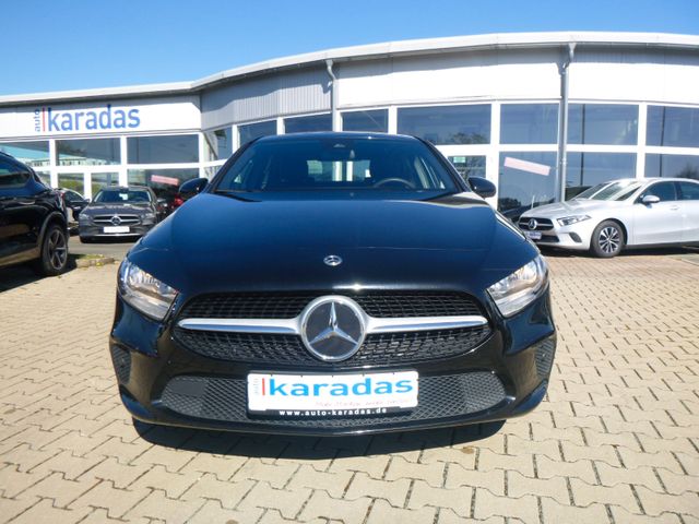 Fahrzeugabbildung Mercedes-Benz A 200d Limo >Navi/R-kamera/PDC/SHZ<