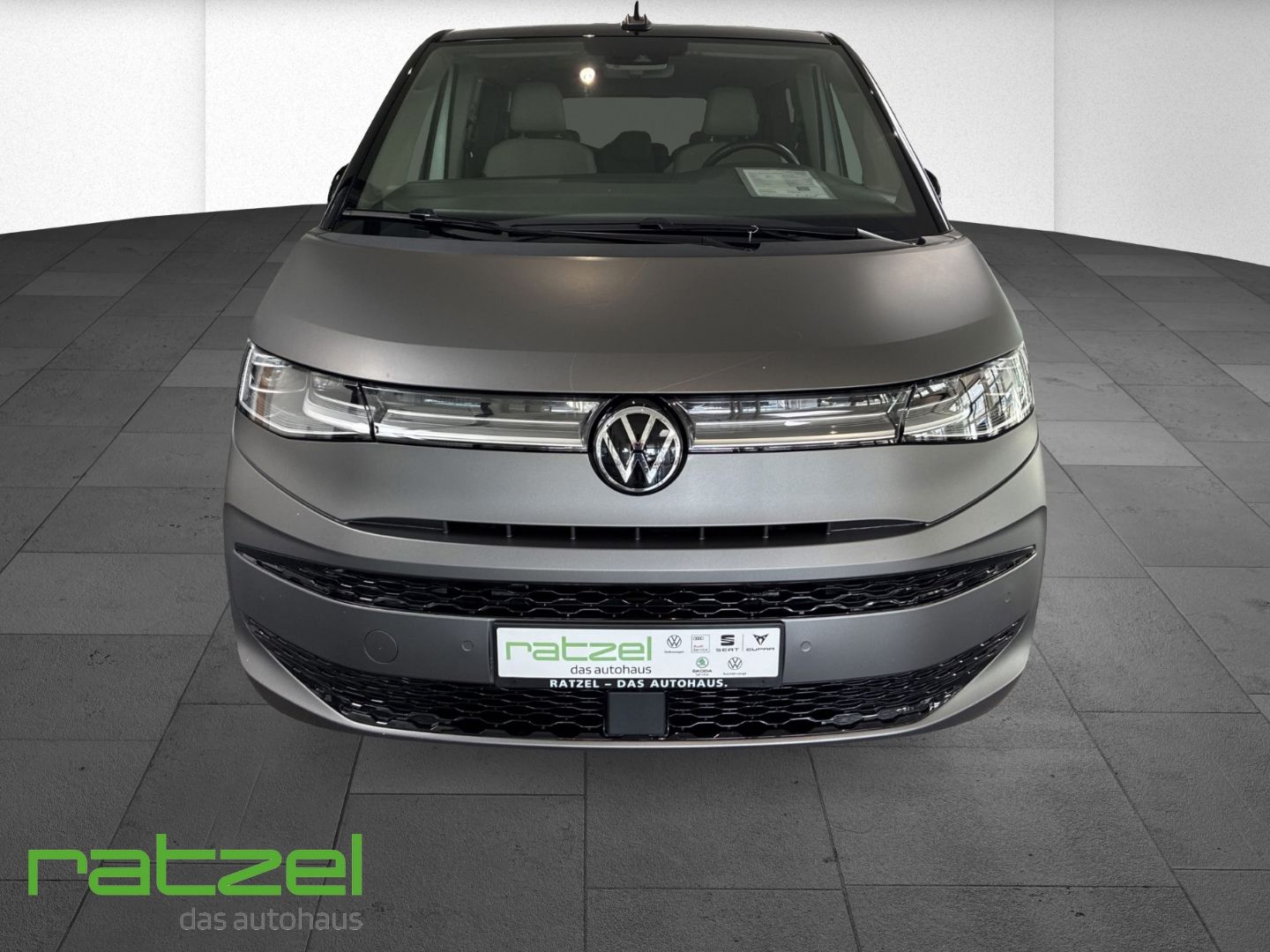 Fahrzeugabbildung Volkswagen T7 Multivan Edition Life 2.0 TSI DSG *AHK* Stand