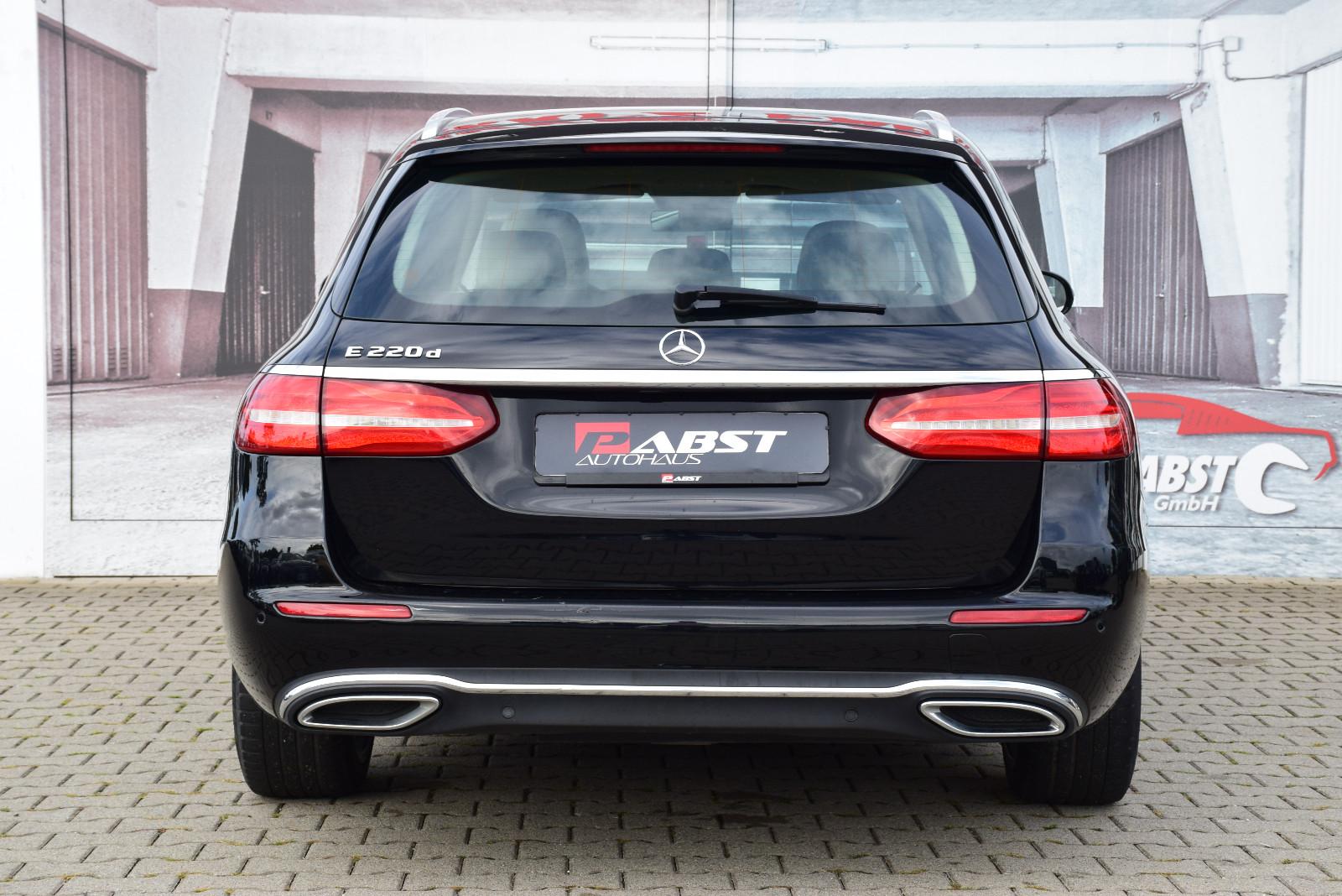 Mercedes-Benz E 220 d T-Modell Avantgarde LED KAMERA AHK SHZ