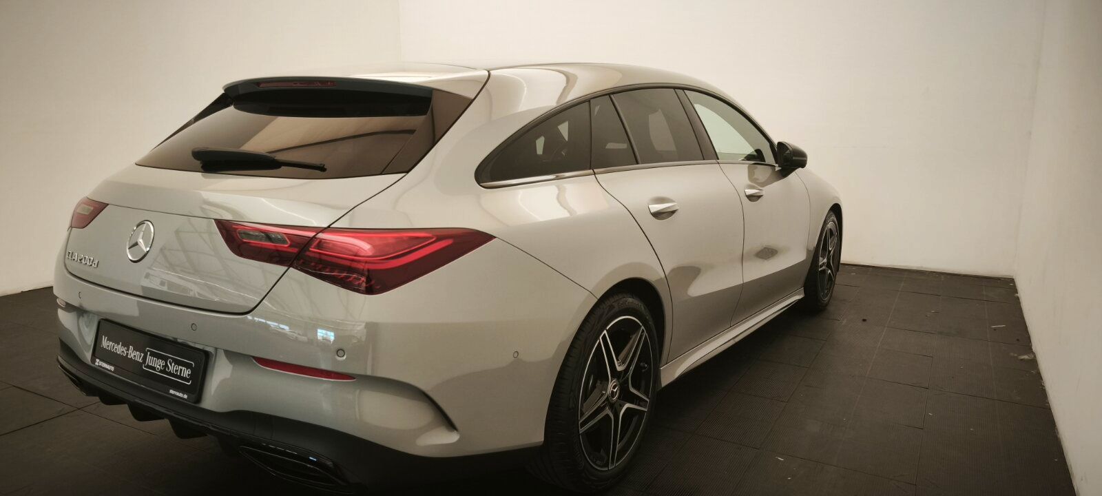 Mercedes-Benz CLA 200d SB AMG Night Distr AHK MultiBeam 360Cam foto 5