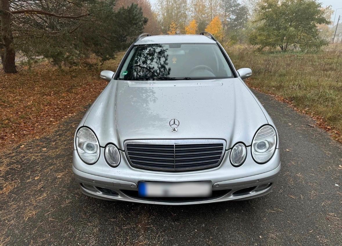 Mercedes-Benz E 220