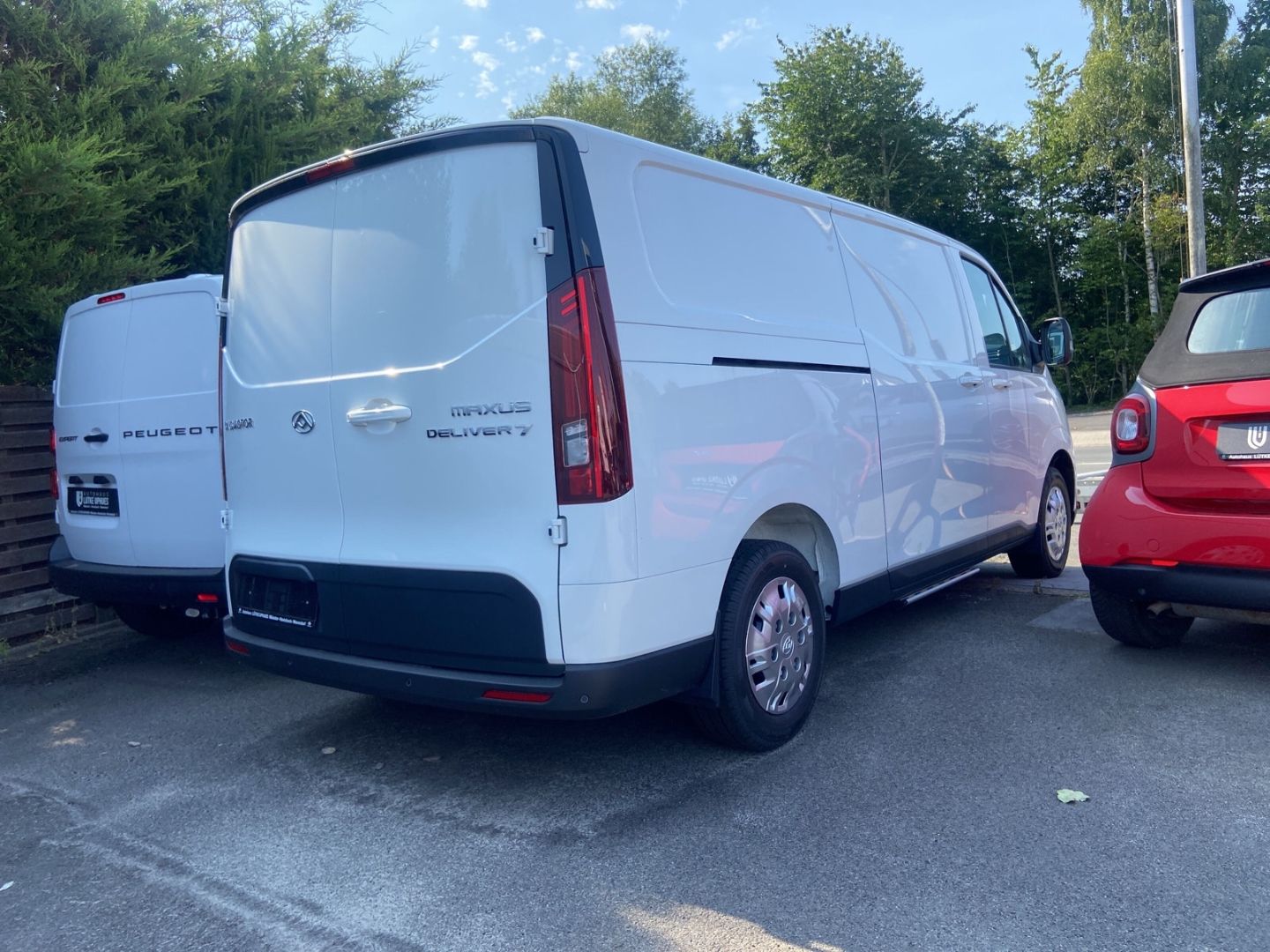 Fahrzeugabbildung Maxus Deliver7 2.0 TDCi KW L2 El. Schiebetüren CarPlay