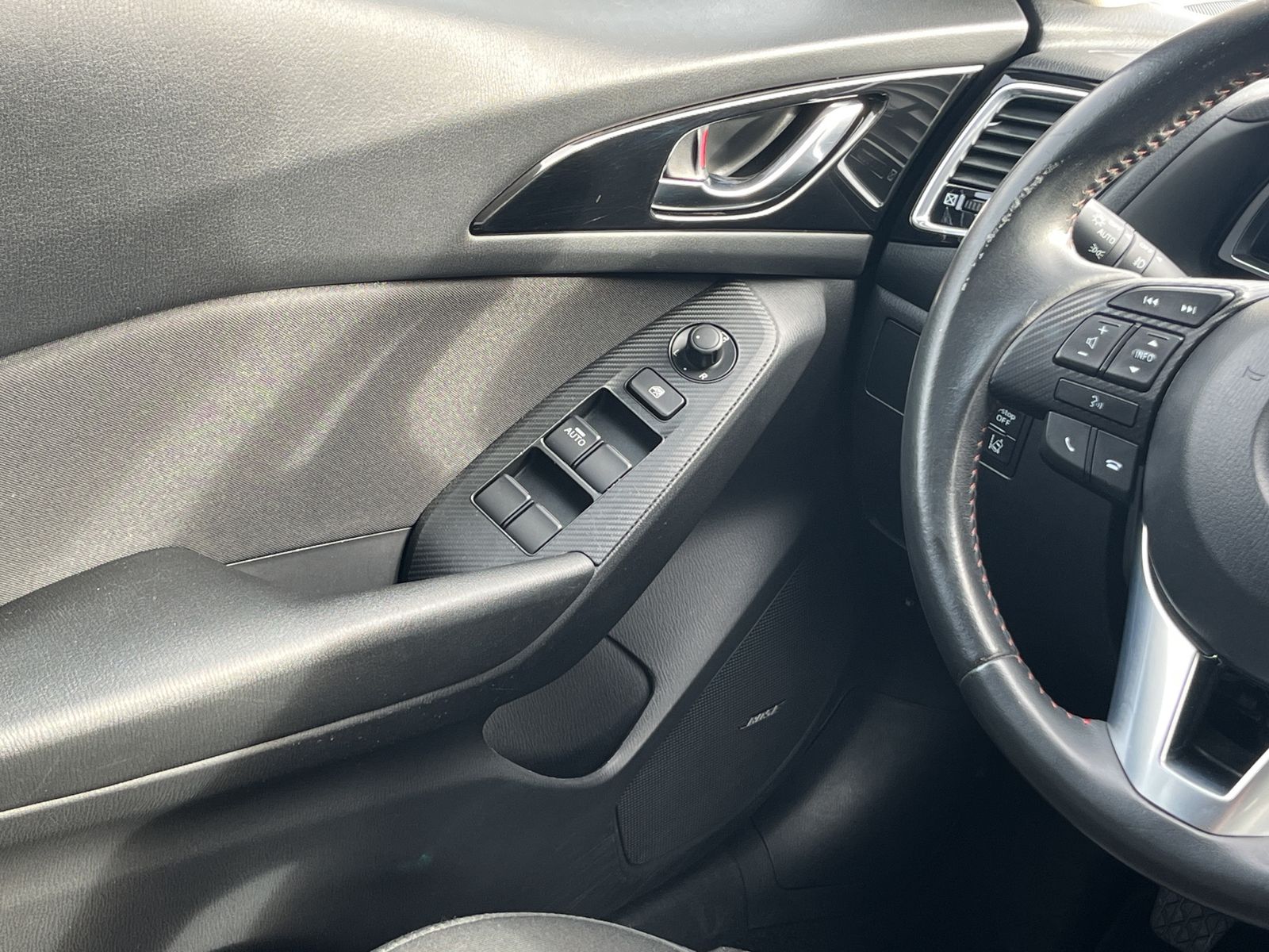 Fahrzeugabbildung Mazda 3 Sports-Line*SHZ*NAVI*XENON*HuD*