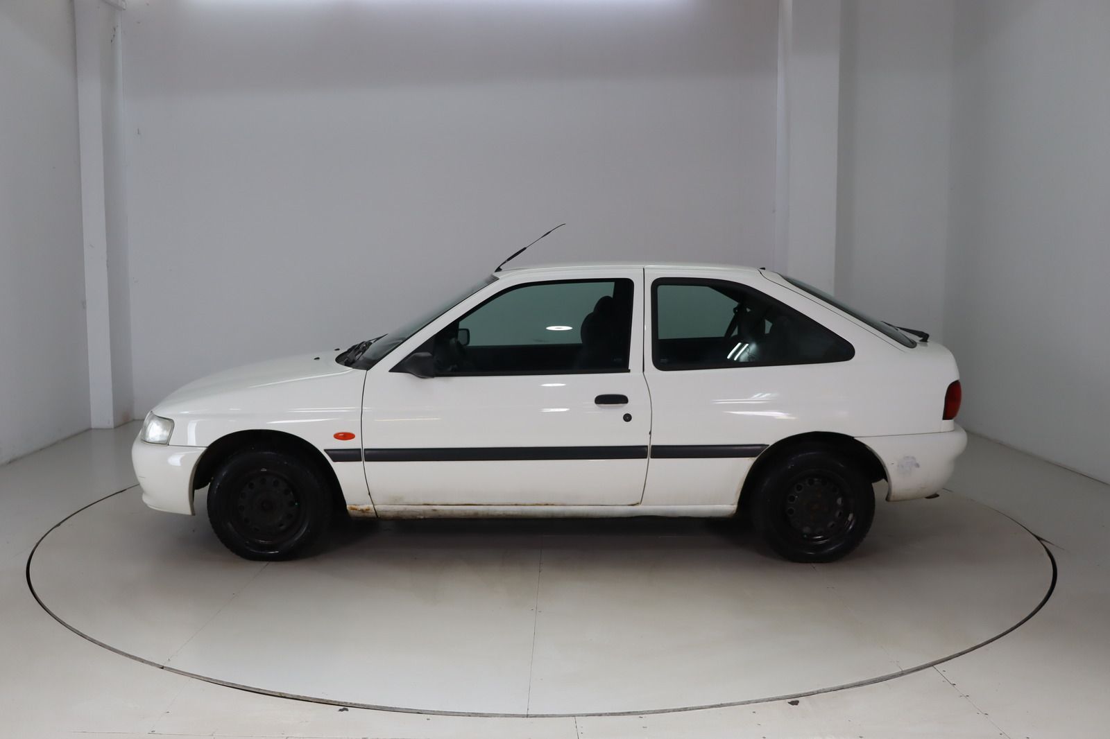 Fahrzeugabbildung Ford Escort 1.3i Flair aus 1. Hand