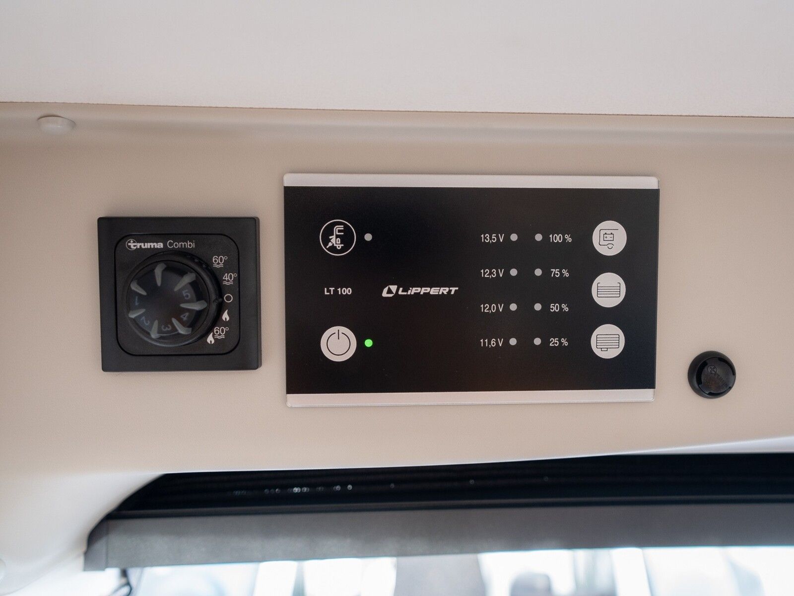 Fahrzeugabbildung Sunlight Cliff 640 Markise, Performance Grey, Vorb. Solar