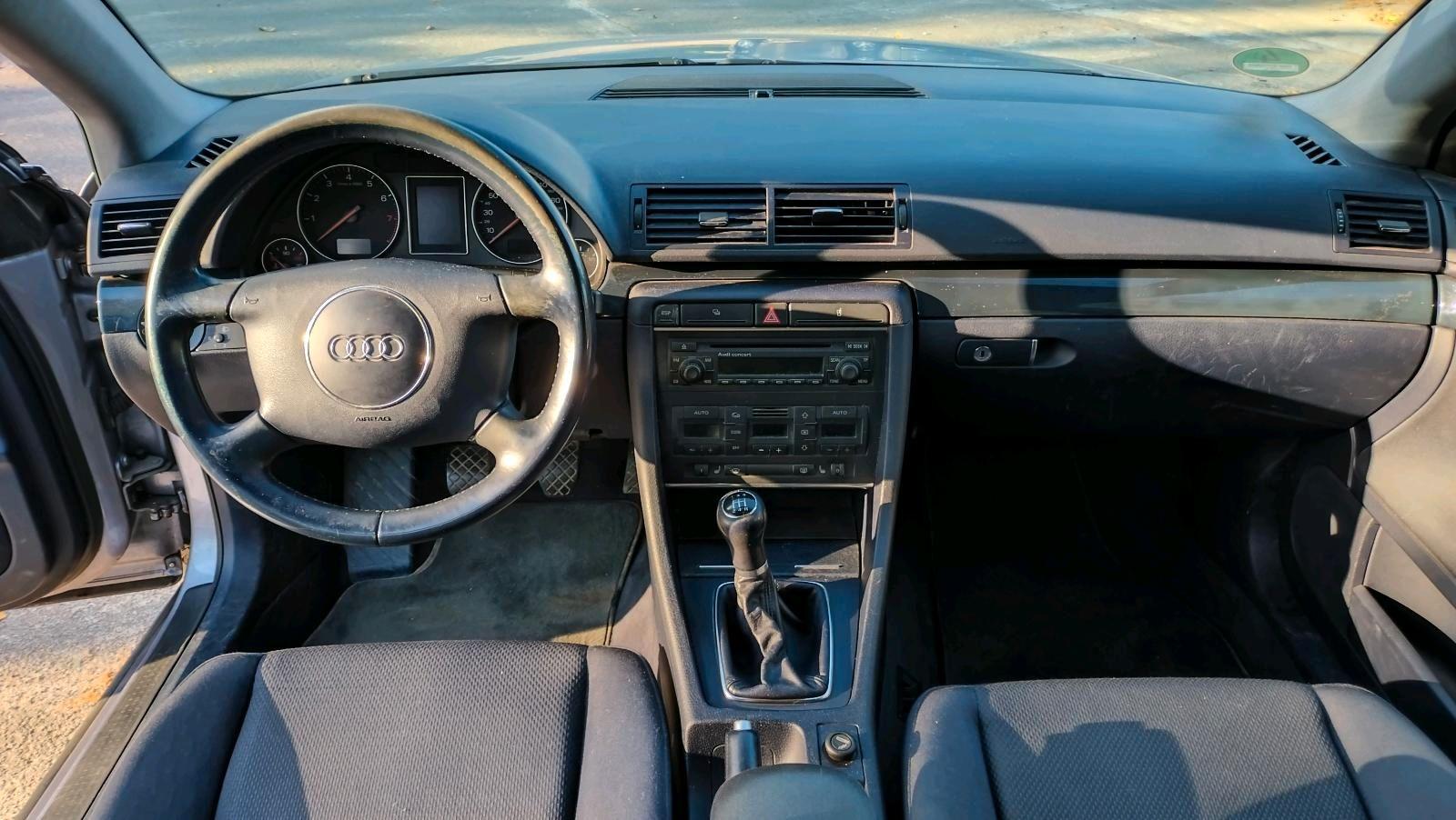 Audi A4 2004 — photo 9