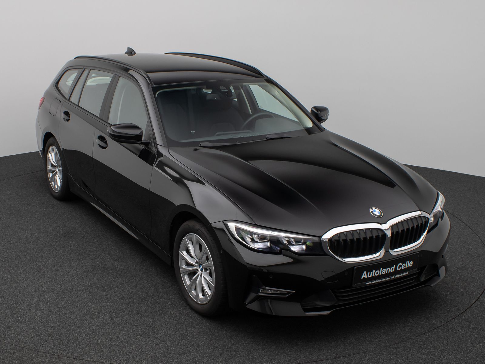 Fahrzeugabbildung BMW 320i CockPit+ DAB PDC LED Lordos Sitzhzg Komfort
