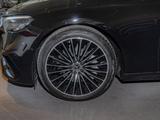Mercedes-Benz E 200 4M AMG-Sport/Super/Pano/Night/Sitzklima/20 - Mercedes-Benz mit Benzin-Antrieb: Schwarz, Panorama-Dach, Limousine