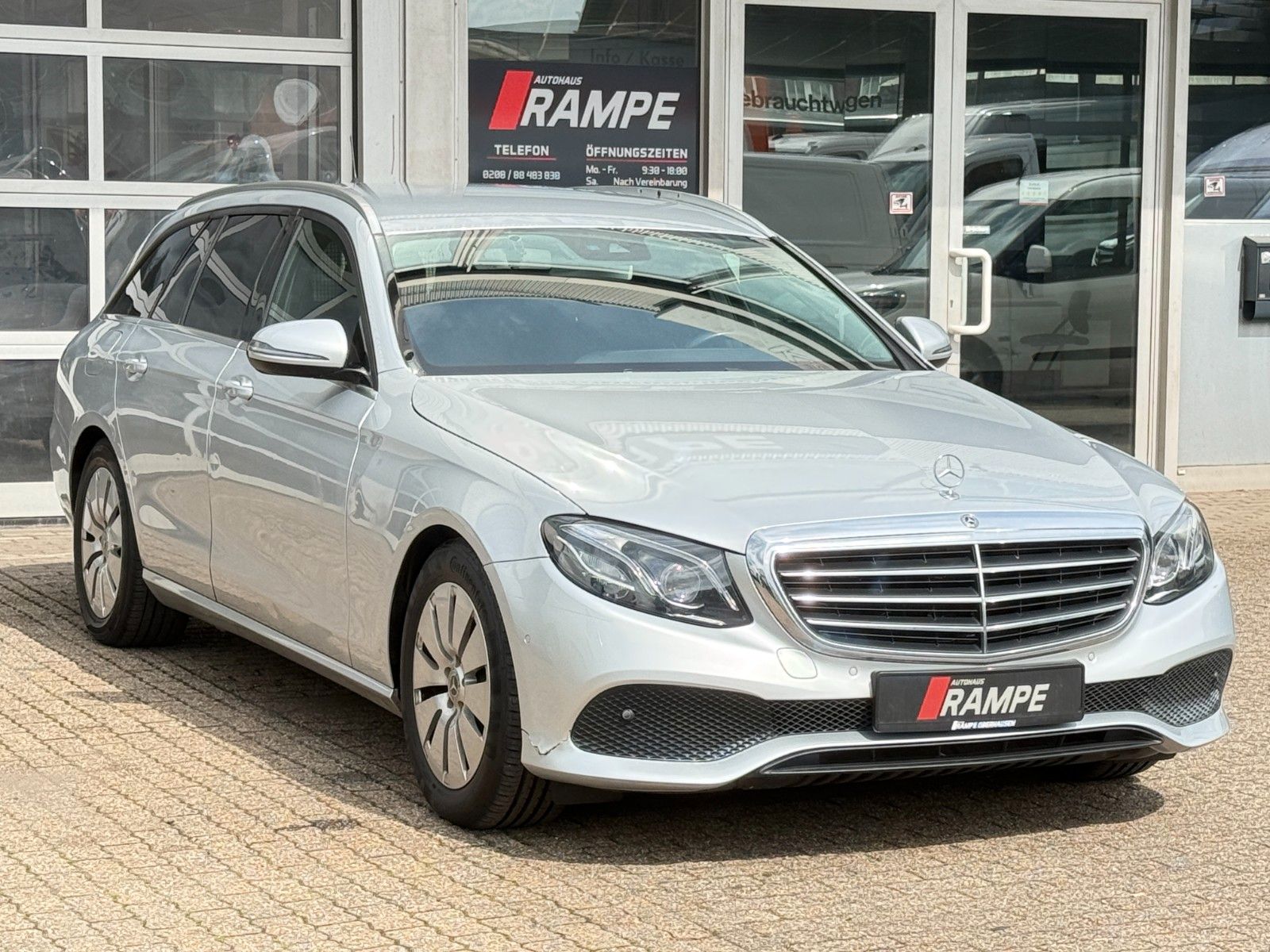 MERCEDES-BENZ E-220d T-Modell KAMERA/MULTIBEAM/KLIMA/TÜV