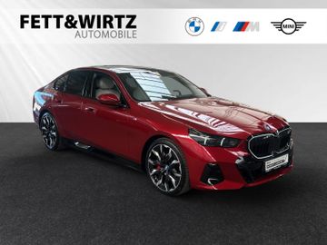 BMW Leasingangebot: BMW 550e xDrive M Sport Pro|AHK|Pano|21"LMR