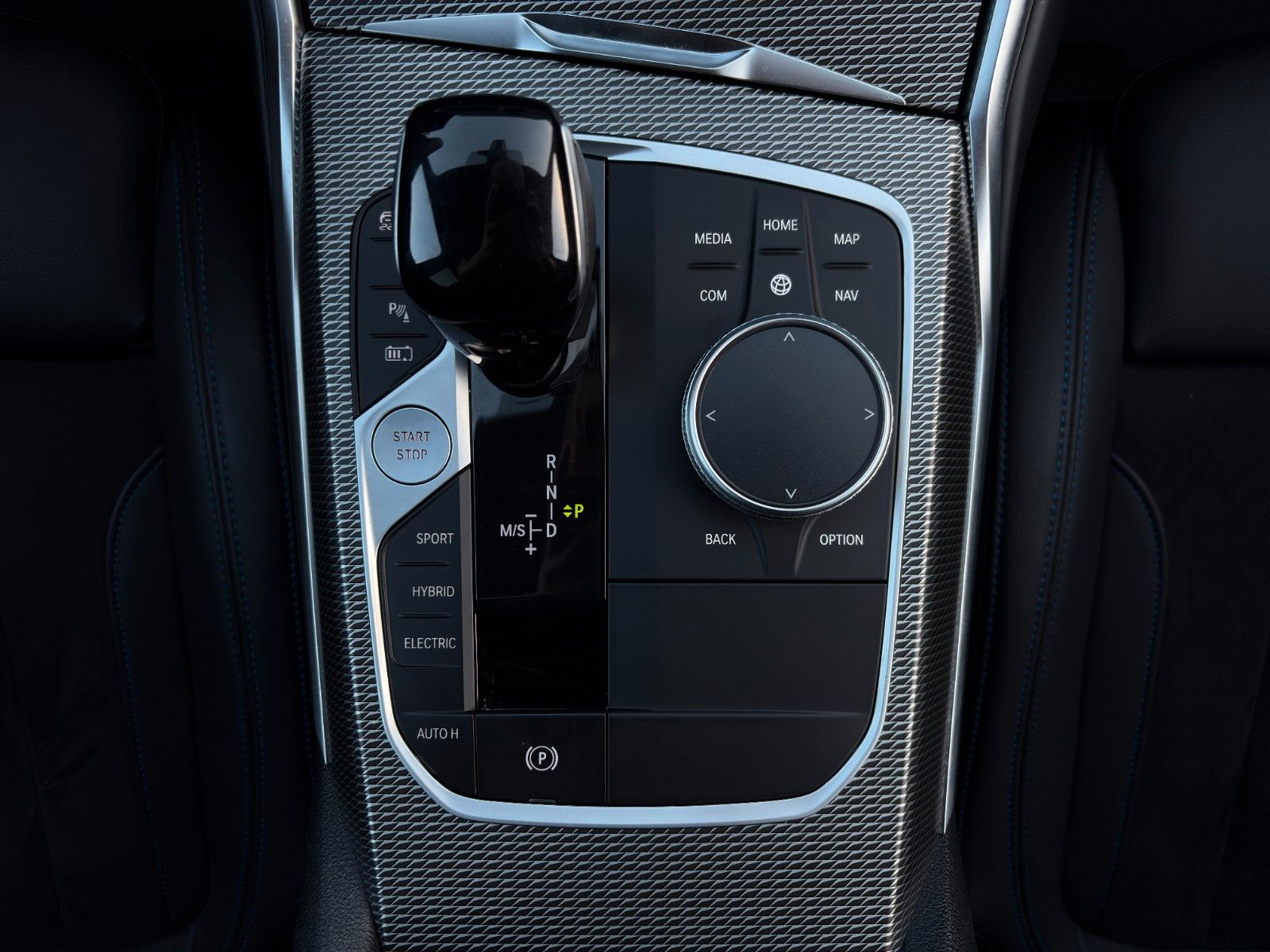 Fahrzeugabbildung BMW 320e G21 Touring M Sport Galvanik Akustik HiFi