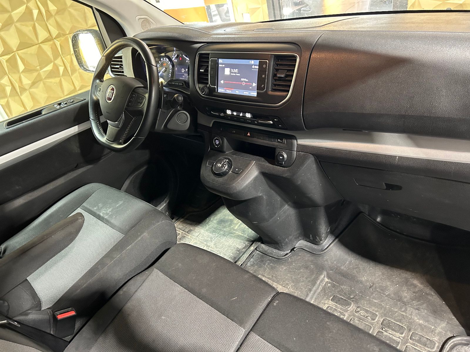 Fahrzeugabbildung Fiat Scudo L2 Basis/360°/APPLE/KLIMA/3-SITZ