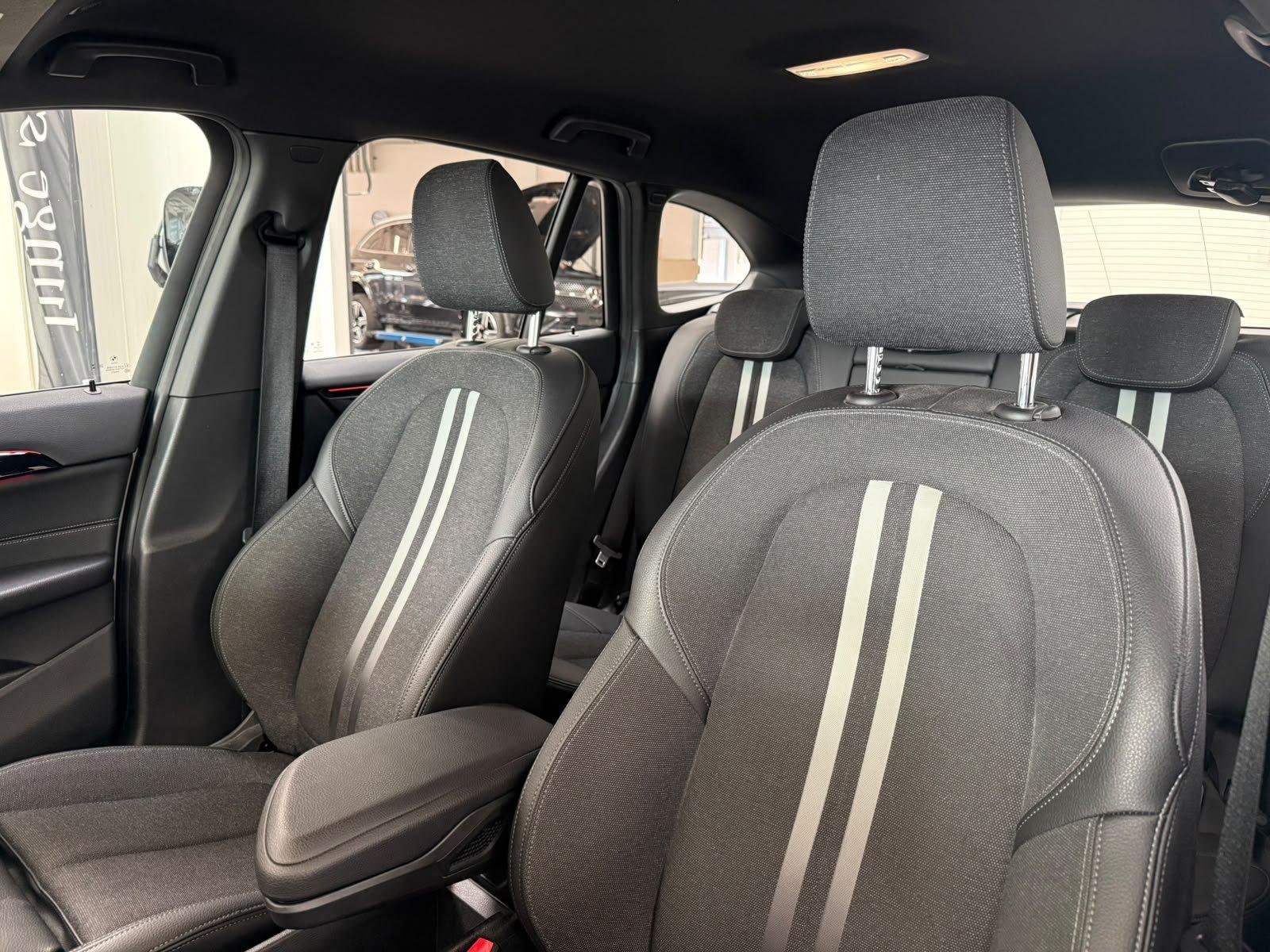 BMW X1 sDrive20i Sport Line AHK+KAMERA+ACC+PDC+NAVI, миниатюра 13