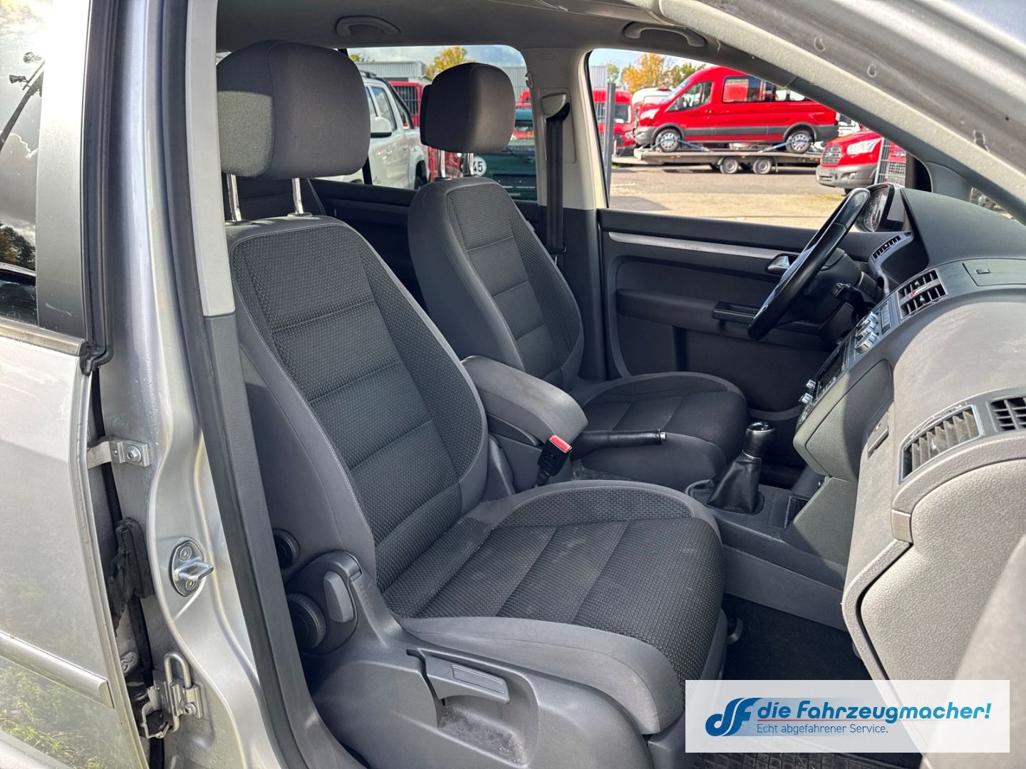 Fahrzeugabbildung Volkswagen Touran Comfortline Navi Dyn. Kurvenlicht *EXPOR