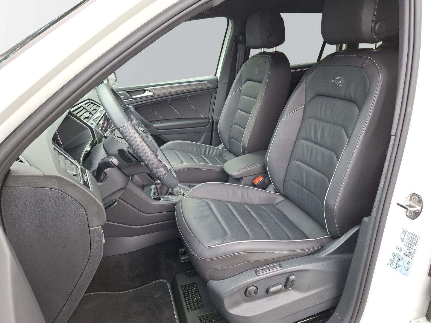 Tiguan 2.0 TDI 4M R-Line *HARMAN*AHK*MATRIX*