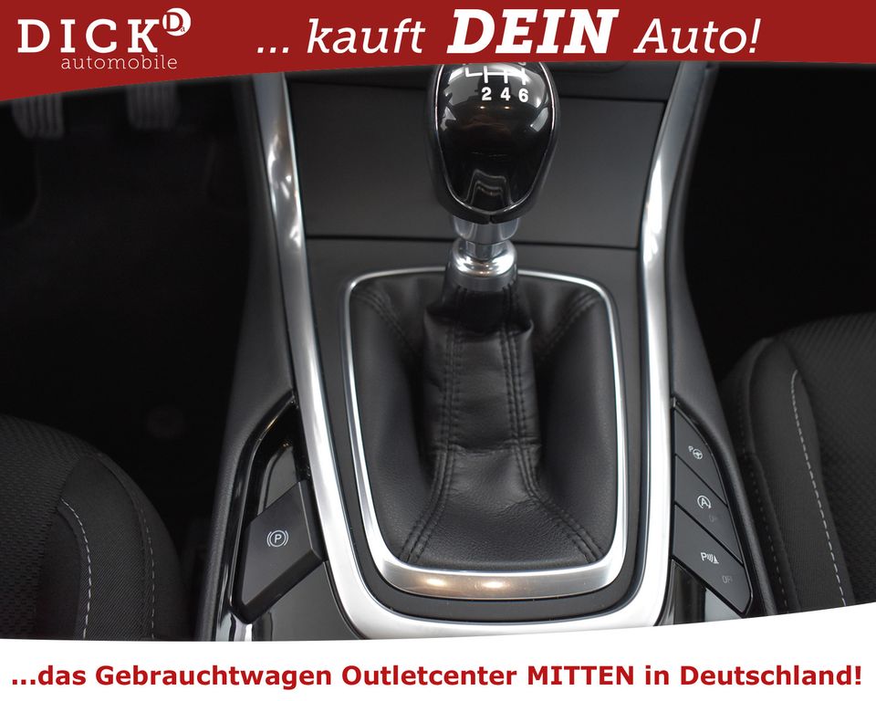 Ford S-Max 2.0d Titan PANO+NAVI+KAM+AHK+SHZ+