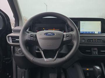 Bild 14 Ford Tourneo Courier Titanium Navi ACC Klimaautom DAB