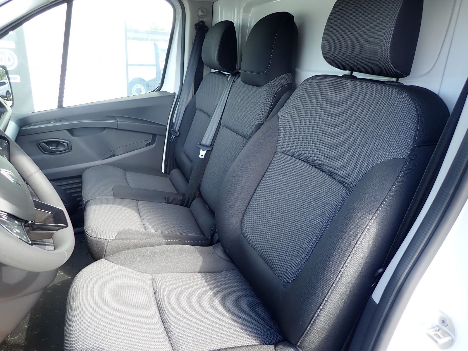 Fahrzeugabbildung Renault Trafic Lkw Business L1H1 2,8t Blue dCi 130