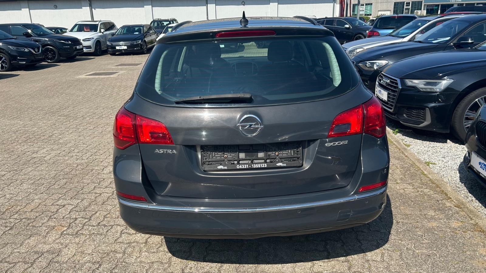 Opel Astra 2012 — photo 5