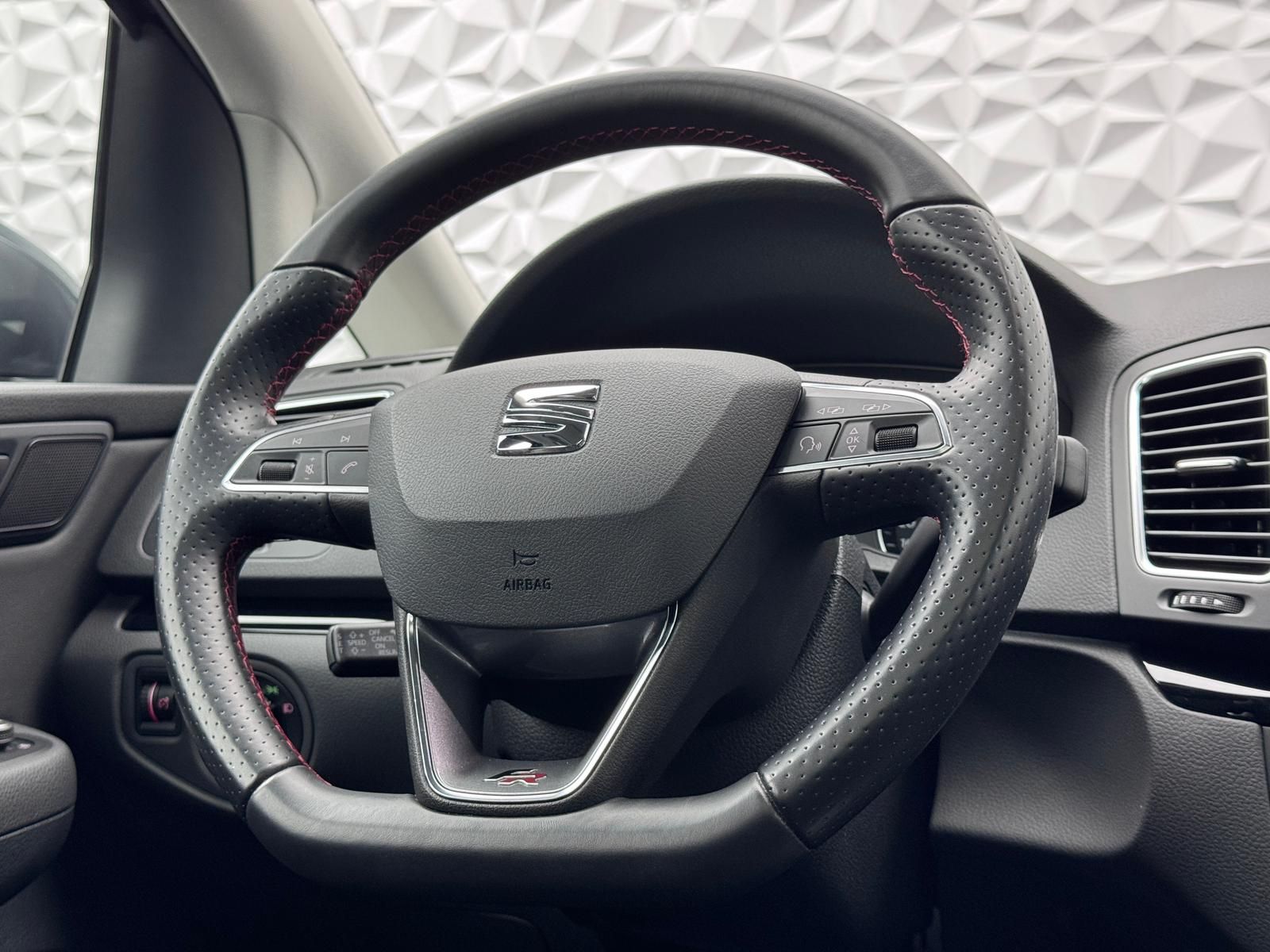 Fahrzeugabbildung SEAT 2.0 TDI FR-LINE/7-SITZE/PANO/AHK/STDHZ/MRY/E-TÜR