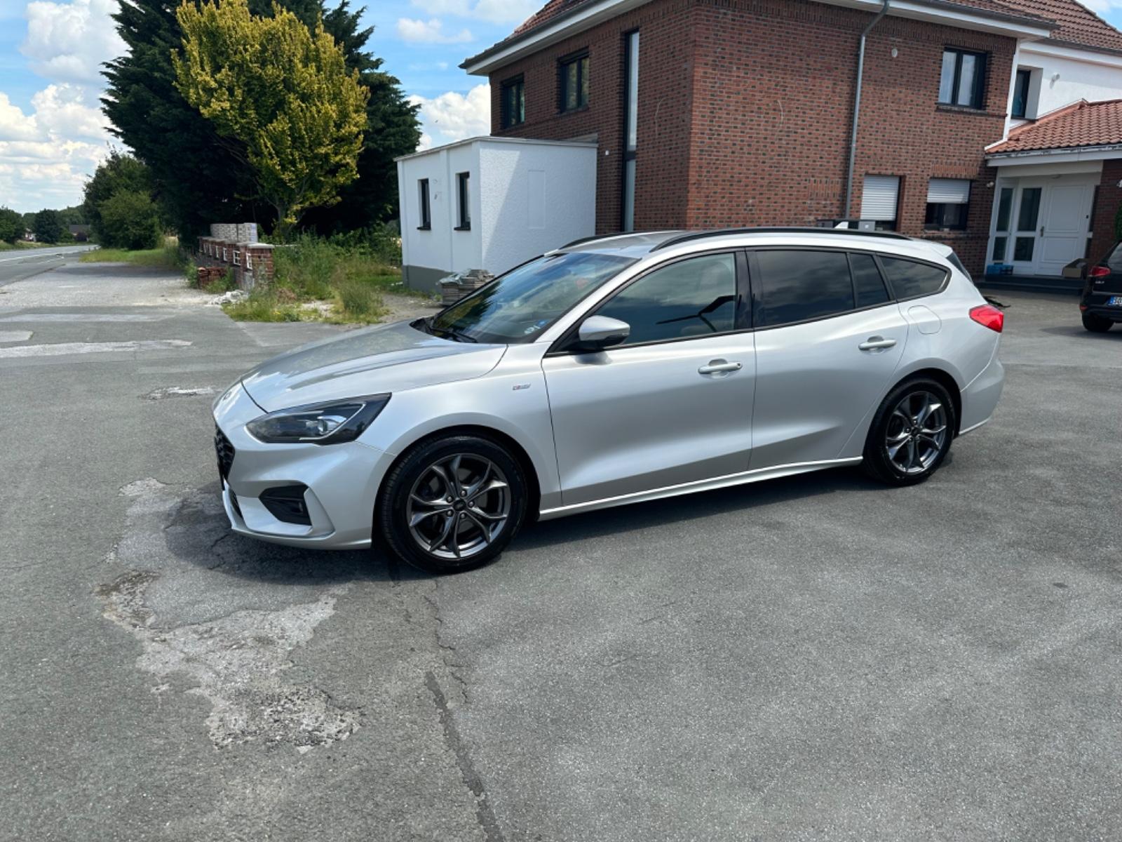 Ford Focus Turnier ST-Line/Kamera/Head-Up/Autom/1.HD