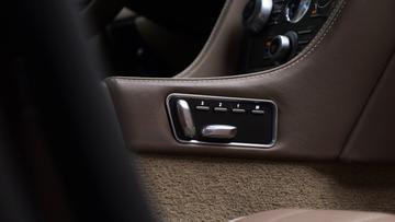 صورة مصغرة 17 لـ 2014 Aston Martin DB9