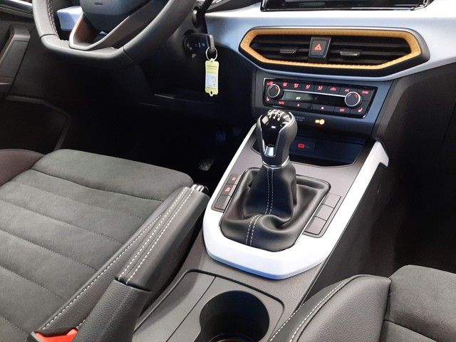 Fahrzeugabbildung Seat Arona Style 1.0TSI LED SitzHz 18" Klimaaut. 0,99