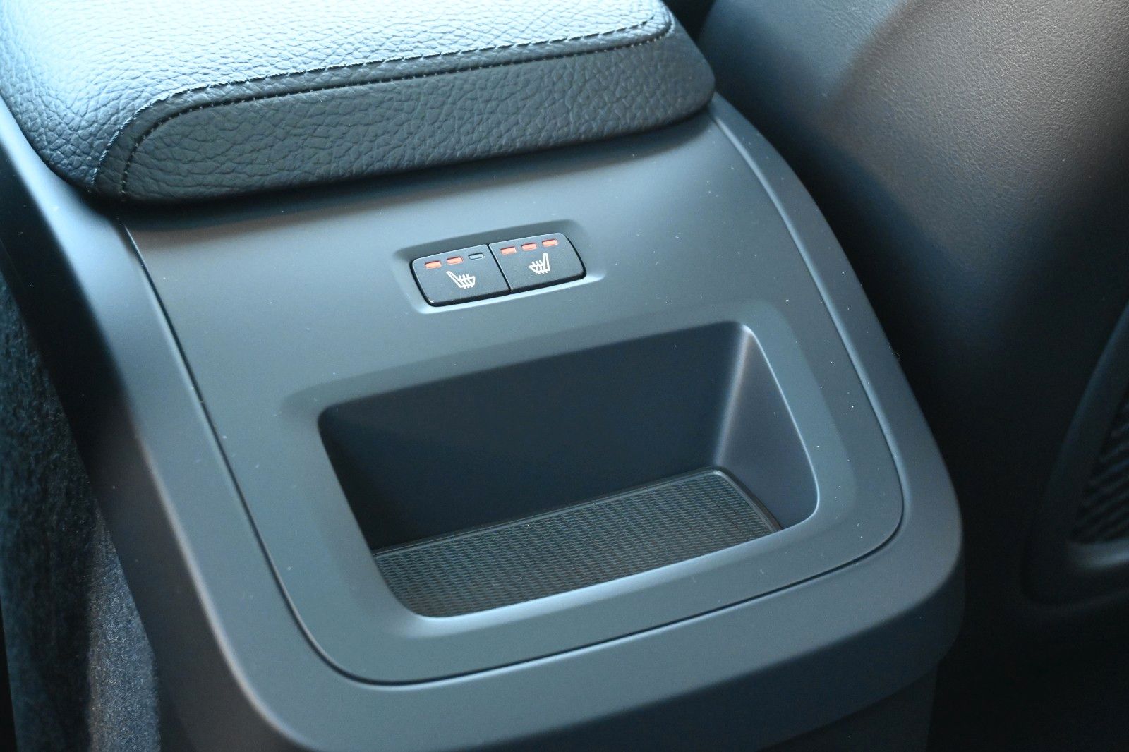 Fahrzeugabbildung Volvo XC60 T6 RC Inscription Expression*FSHZG*RFK*ACC