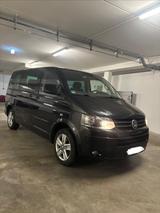 Volkswagen T5 Caravelle - Volkswagen T5 Caravelle: 8 Sitzer