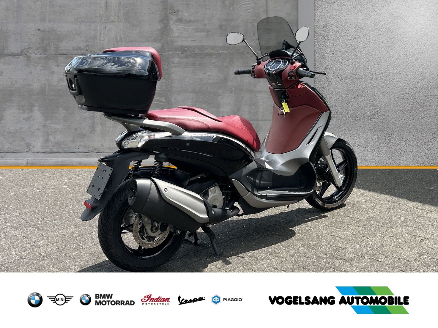 Fahrzeugabbildung Piaggio Beverly 350 Sport, Topcase mit Polster, Windschu