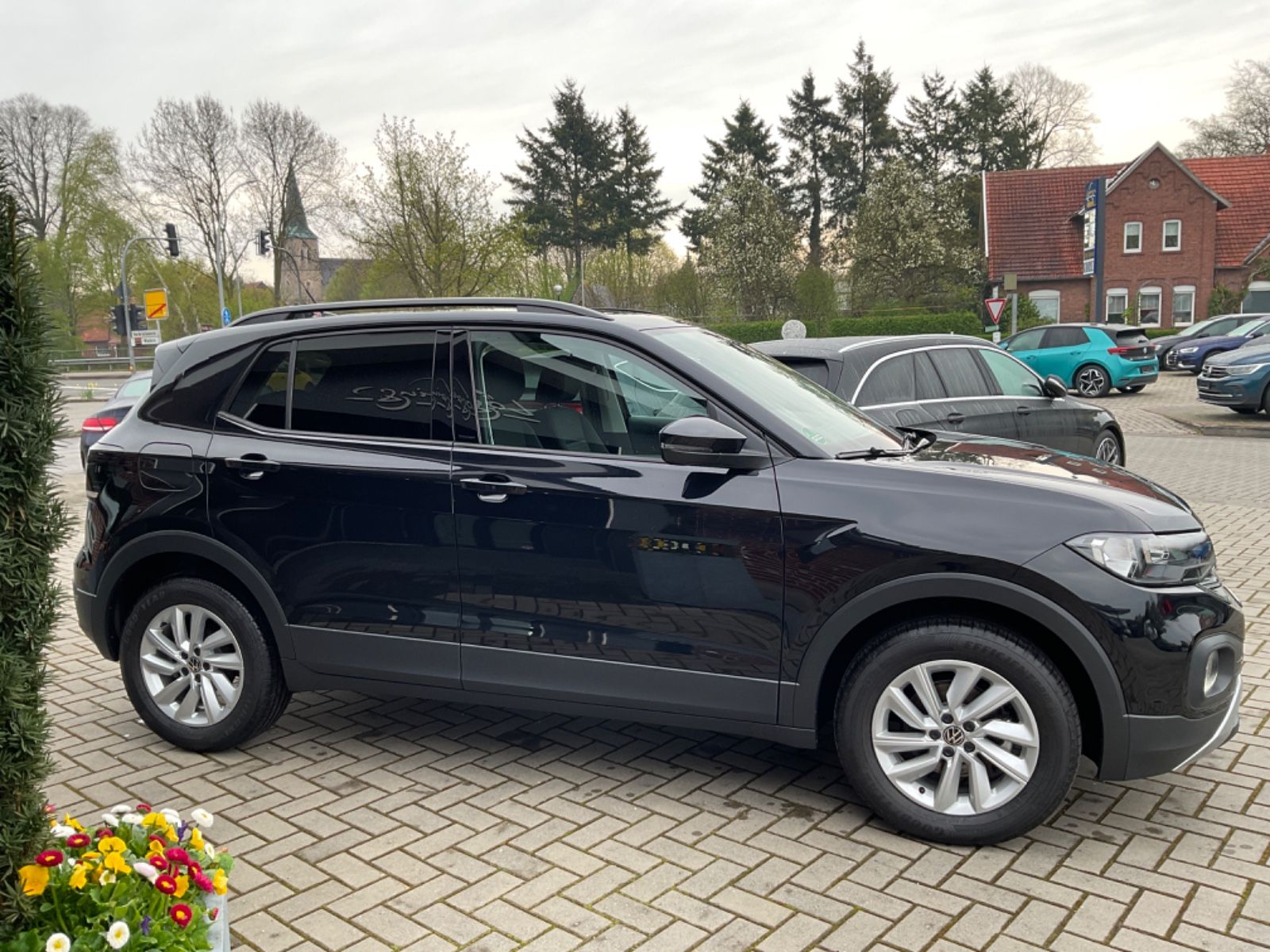 Fahrzeugabbildung Volkswagen T-Cross 1.0 TSI OPF,DSG Life,Rückfahrkamera