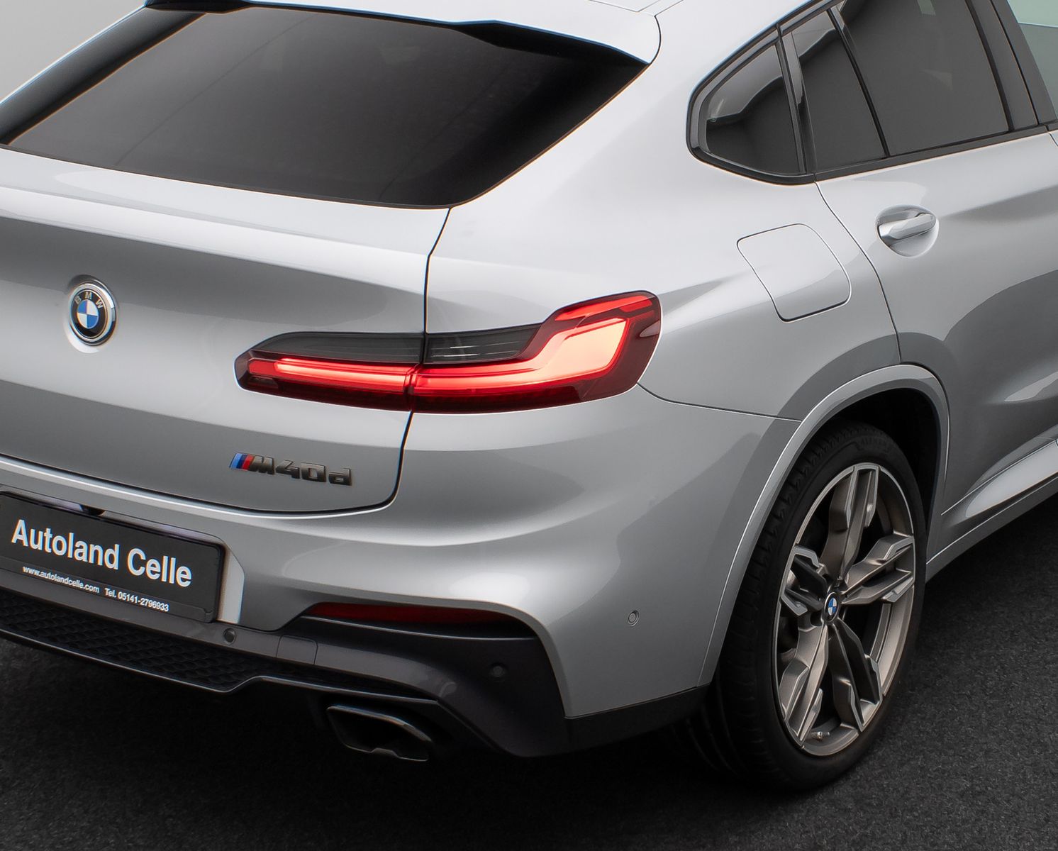 Fahrzeugabbildung BMW X4 M40d Kamera HUD DAB H/K AHK Komfort 21Zoll