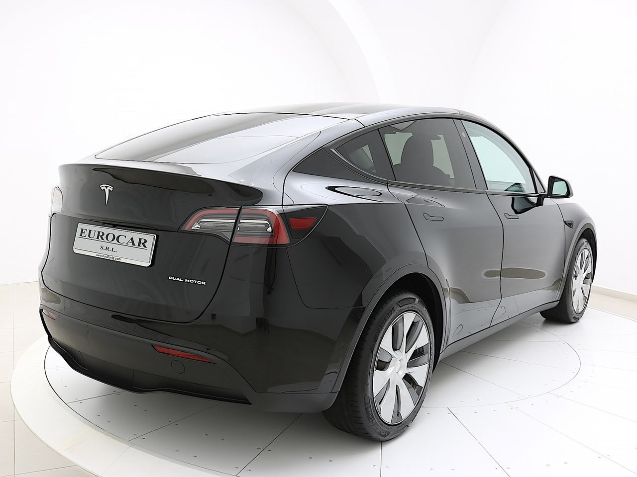 Tesla Model Y Long Range Dual Motor AWD imagem 3