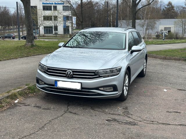 VW Passat Variant 2.0 TDI SCR DSG Business Vari...